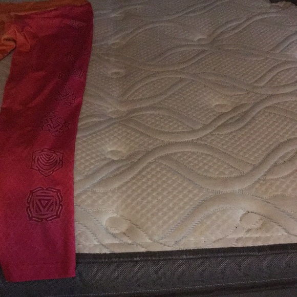 Strong by design orange and pink-red leggings with pattern - Picture 3 of 6